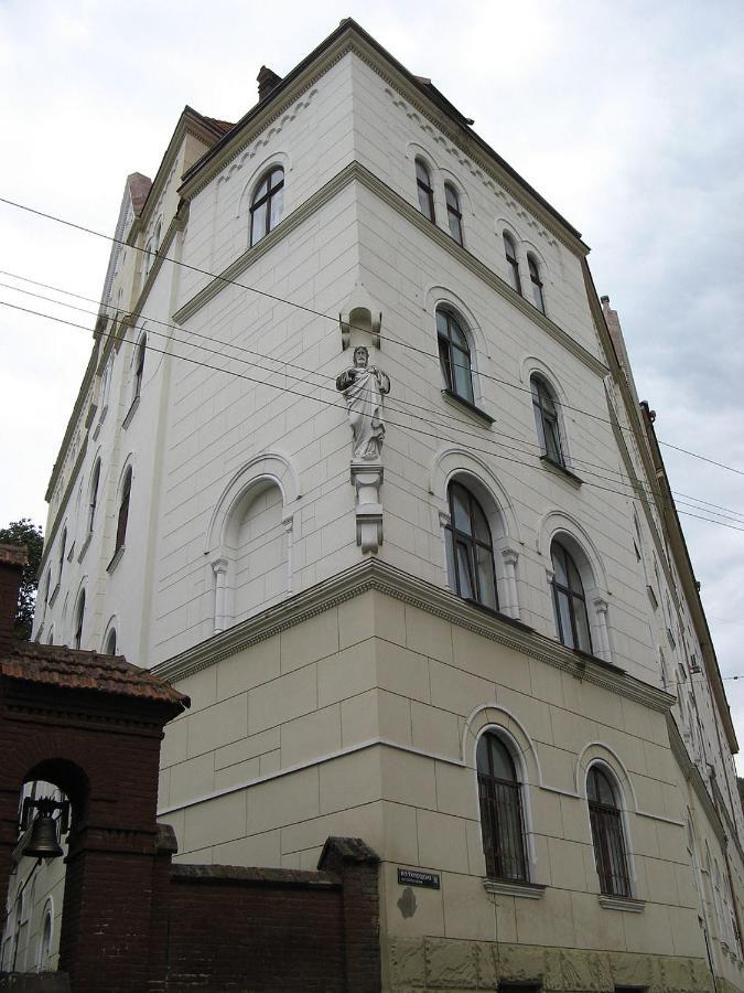 Apartment In The Heart Of Lviv Exterior photo
