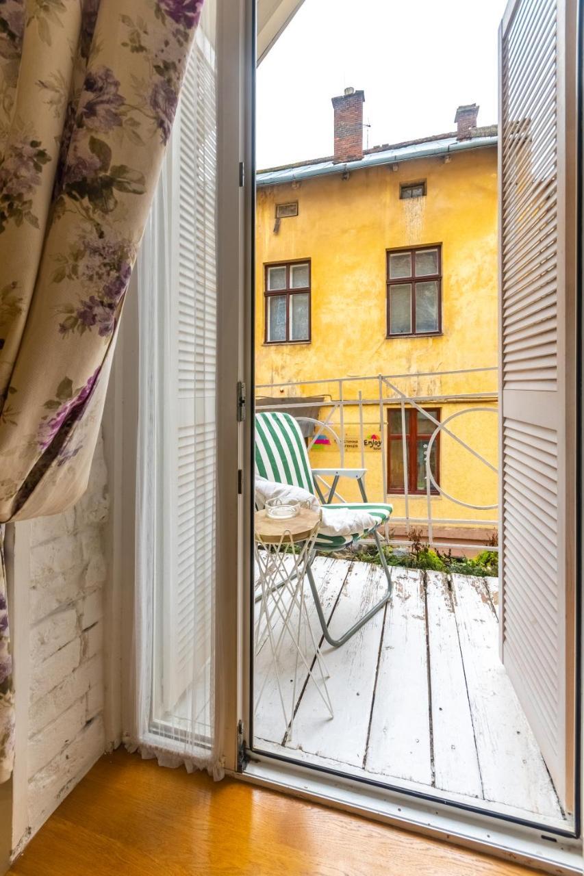 Apartment In The Heart Of Lviv Exterior photo